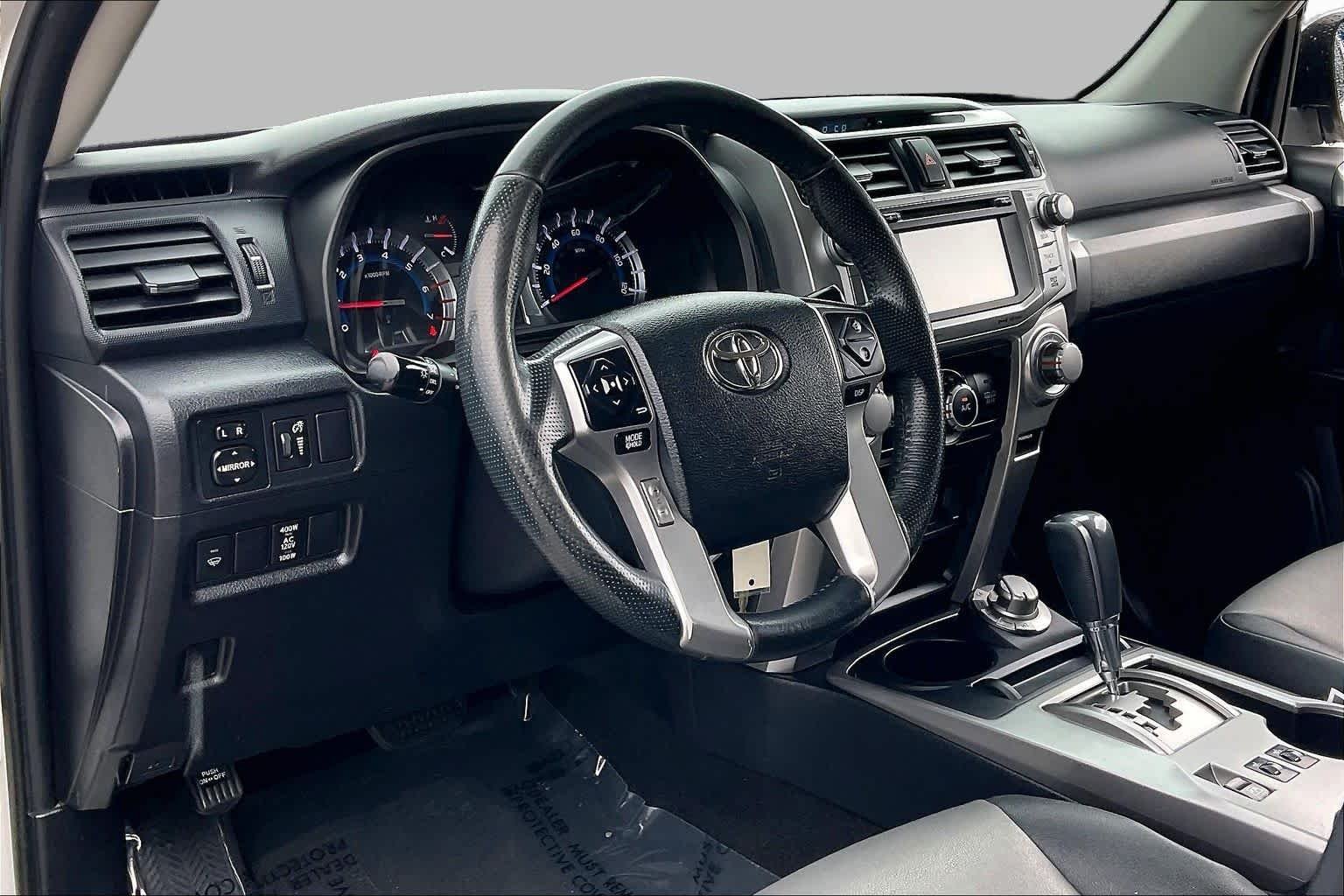 Used 2019 Super White Toyota SR5 image 16