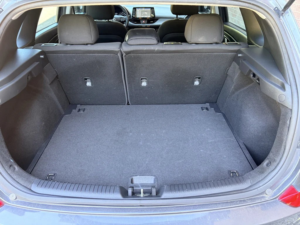 Used 2018 Summit Gray Hyundai Base image 25