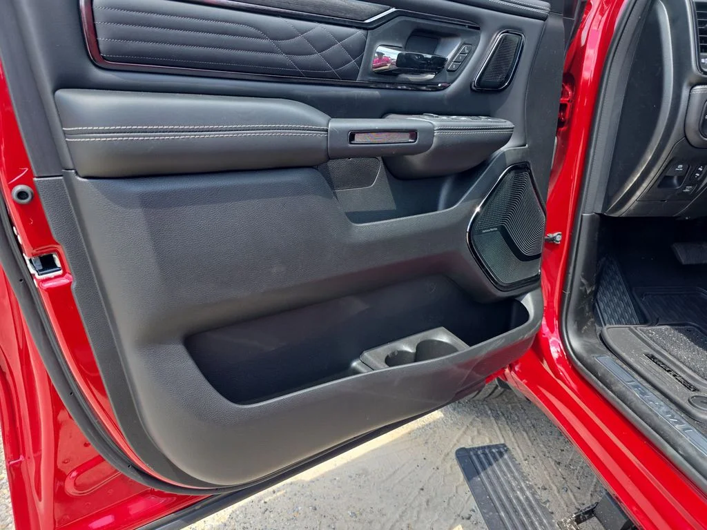 New 2026 Molten Red Pearl-Coat Exterior Paint RAM Limited image 17