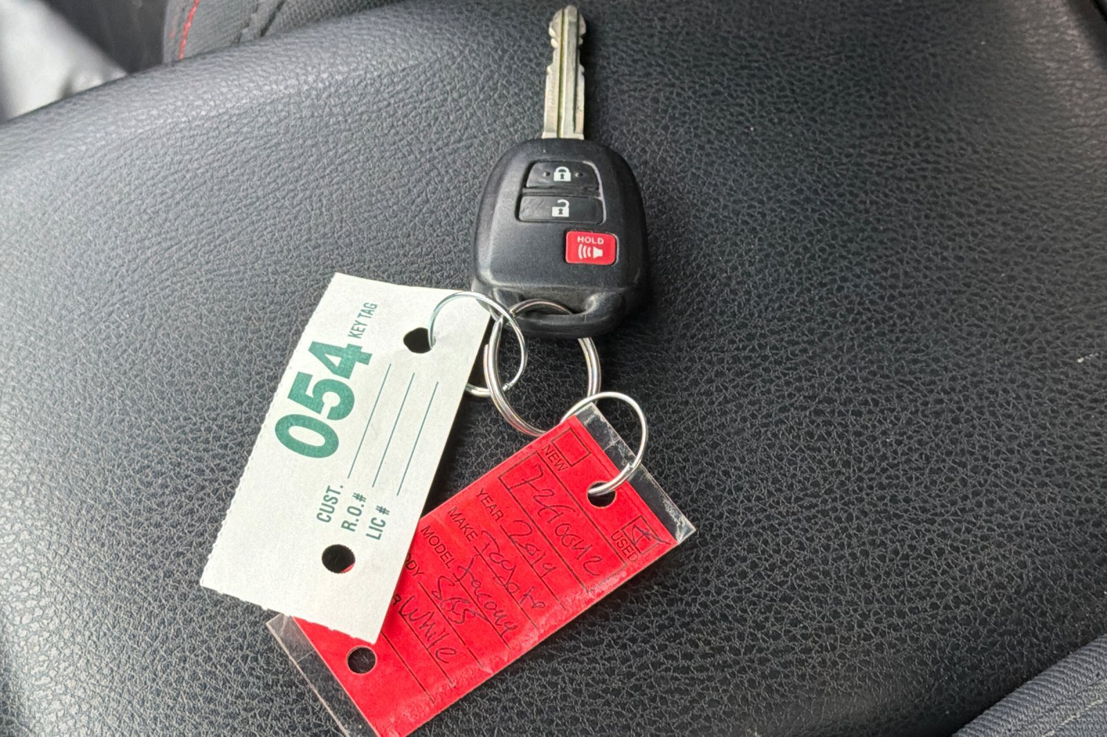 Used 2019 White Toyota SR5 image 11