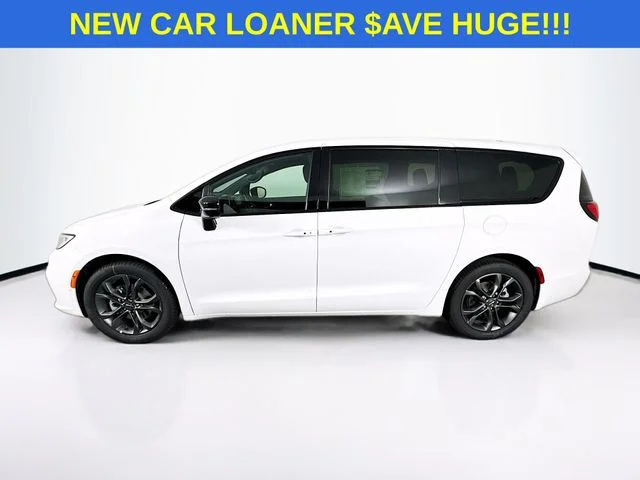 2026 Chrysler Pacifica Select - Photo 4