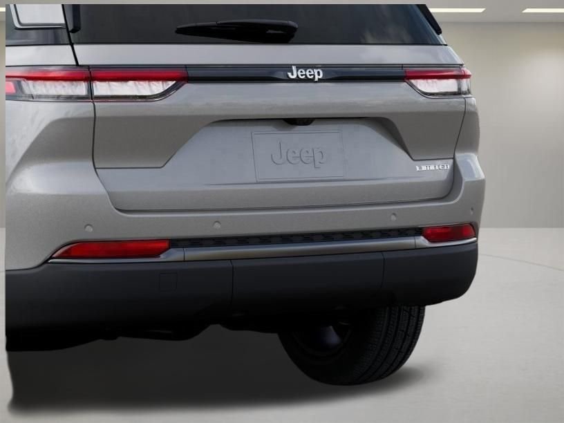 New 2026 Silver Zynith Exterior Paint Jeep Limited image 13