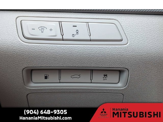 Used 2018 Black Hyundai SE image 25