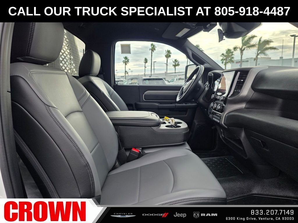 2025 RAM 3500 Chassis Tradesman - Photo 6