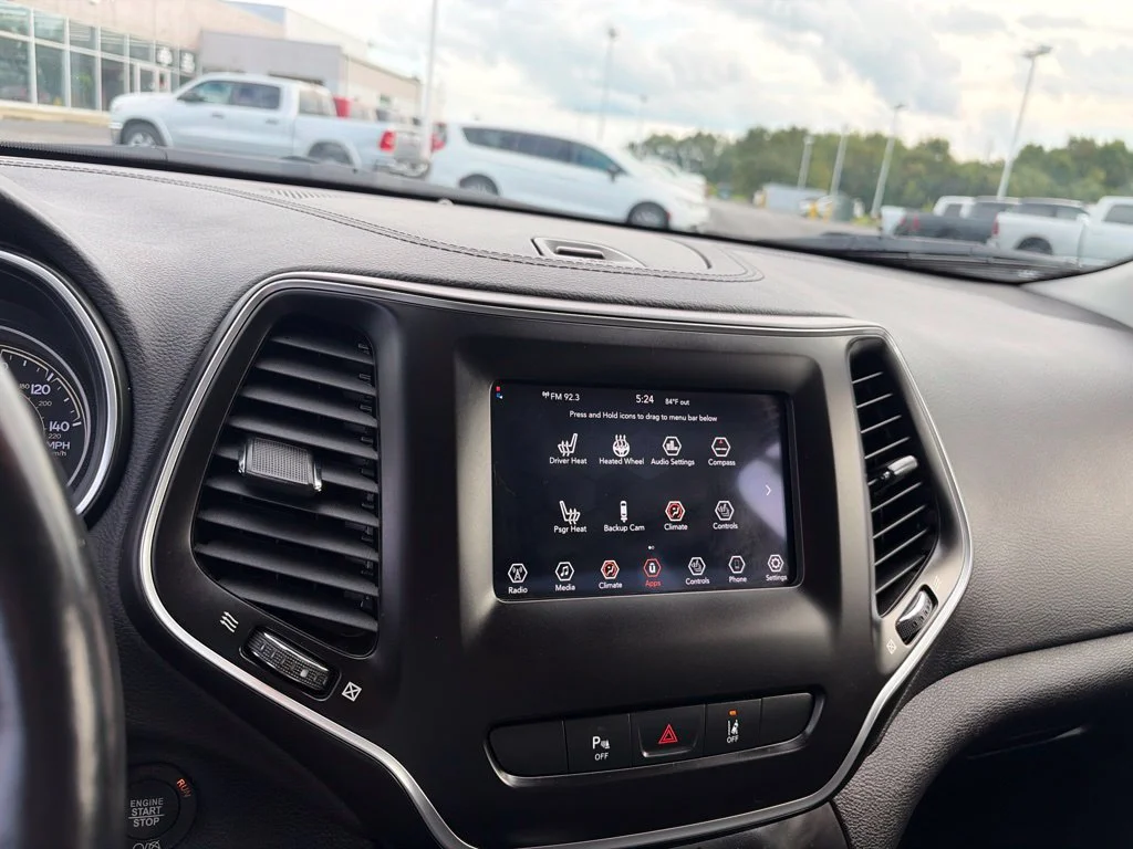 Certified Used 2021 Green Jeep Latitude Lux image 33
