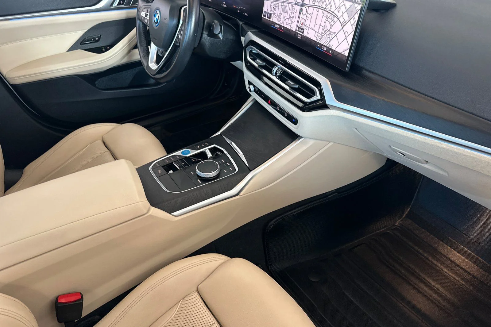 Used 2023 White Metallic BMW eDrive35 image 12