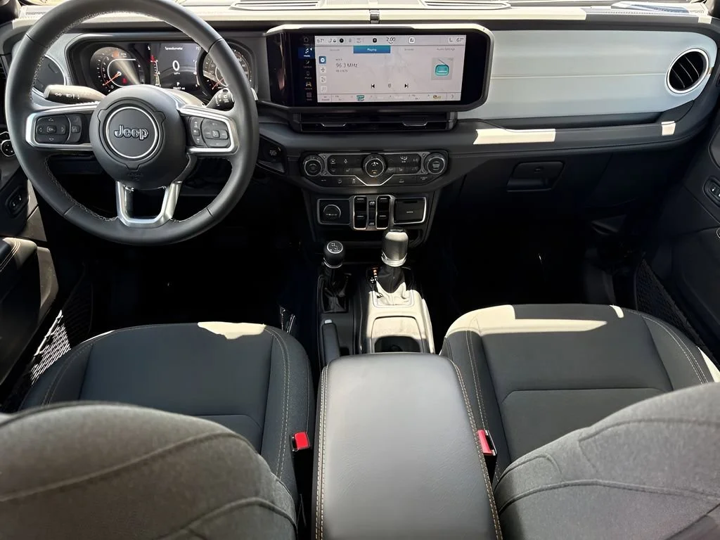 Used 2025 Black Jeep Sahara image 27