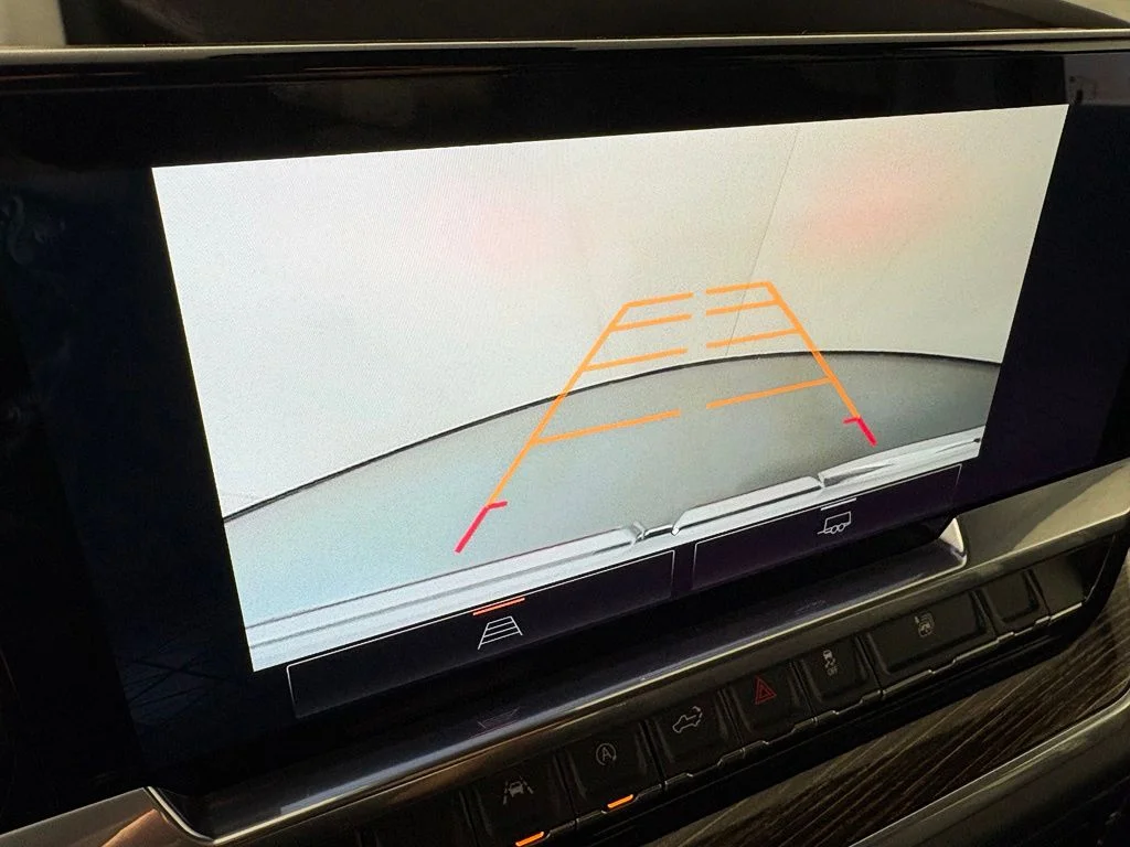 Used 2023 White GMC Elevation image 35
