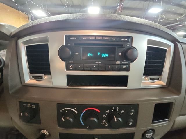 Used 2009 Blue Dodge SLT image 17