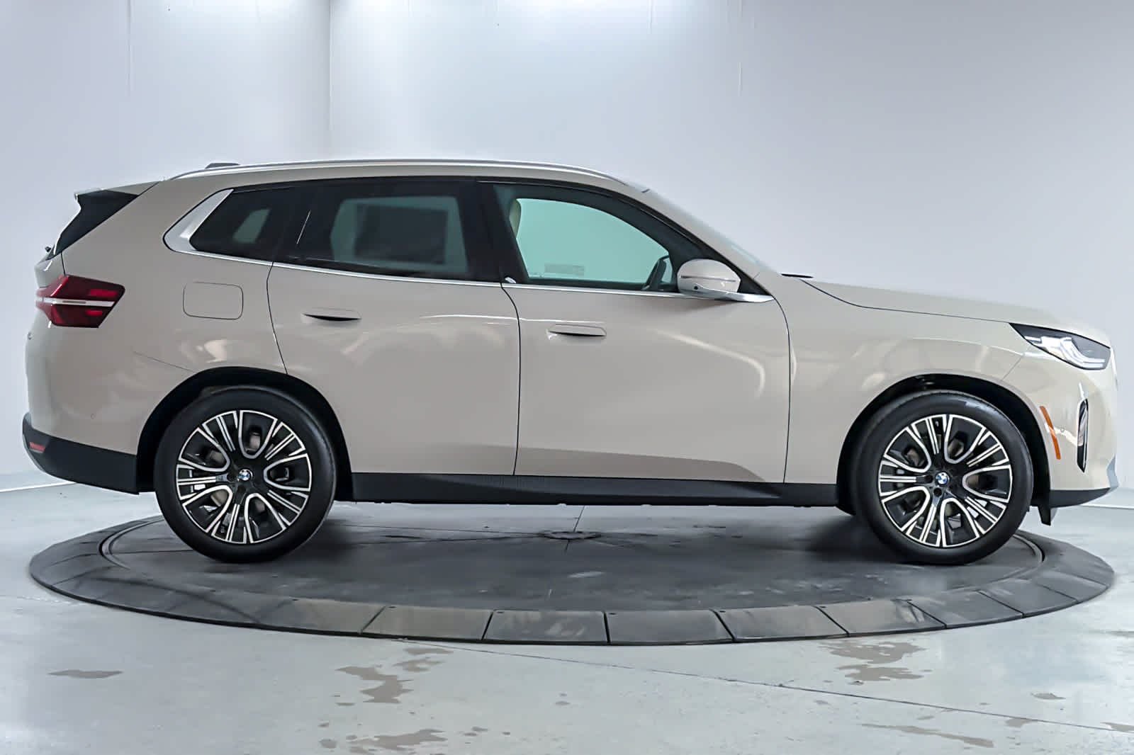 New 2026 Dune Grey Metallic BMW 30 xDrive image 8