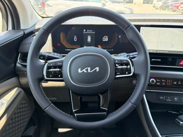 New 2026 Snow White Pearl Kia LXS image 10