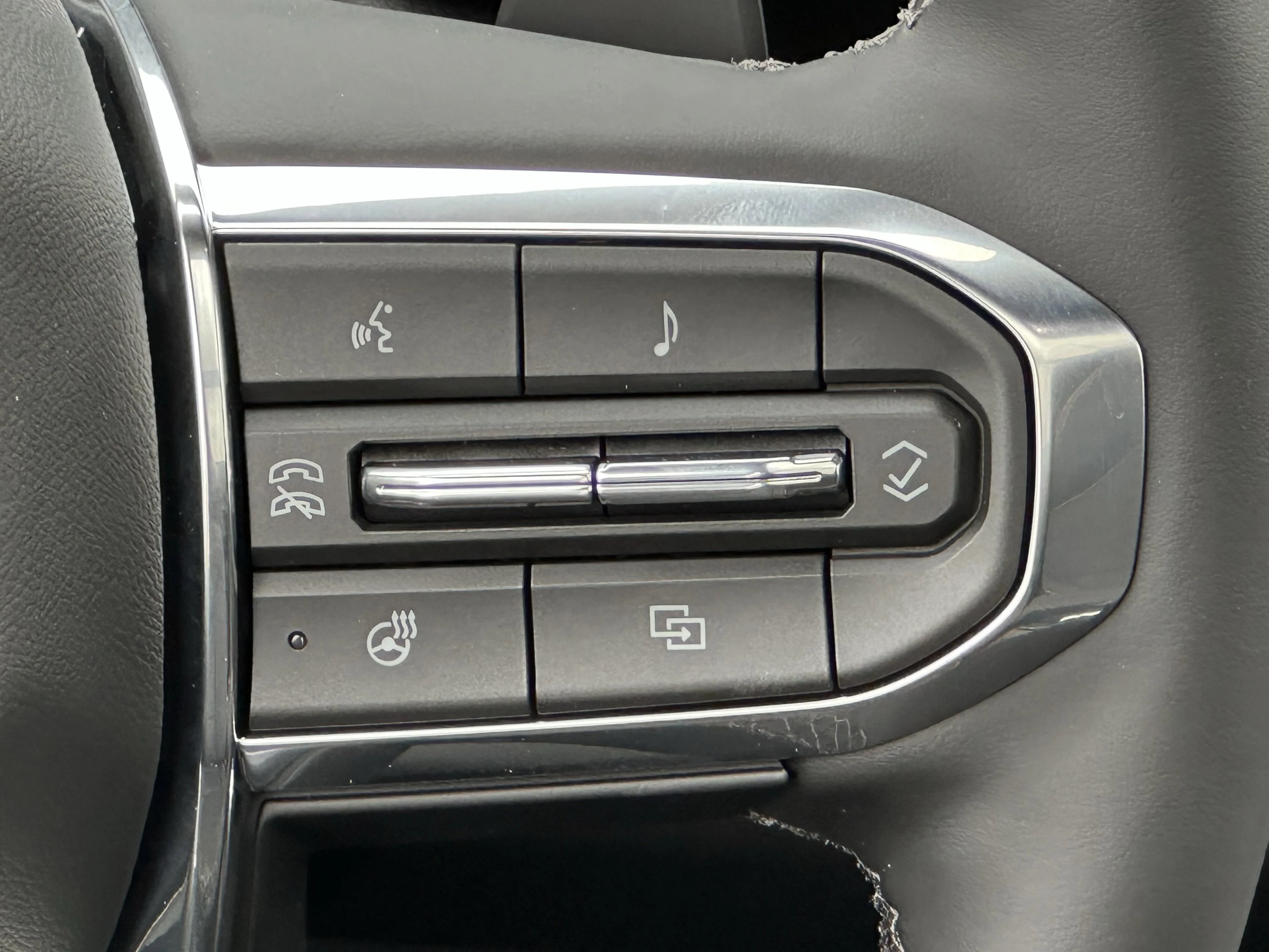 New 2026 Onyx Black GMC Elevation image 13