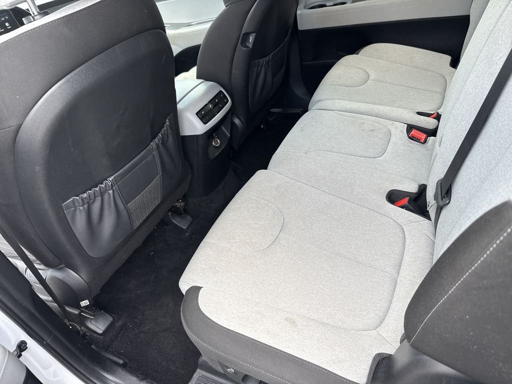 Used 2020 Hyper White Hyundai SE image 28