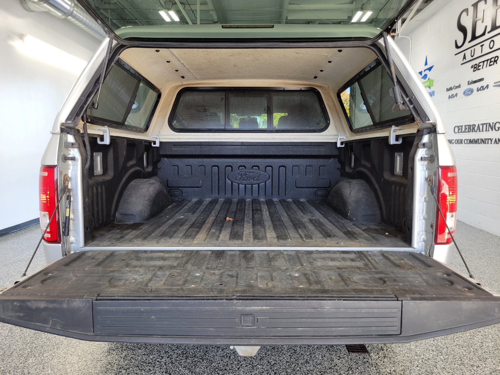 Used 2015 Silver Ford XLT image 27