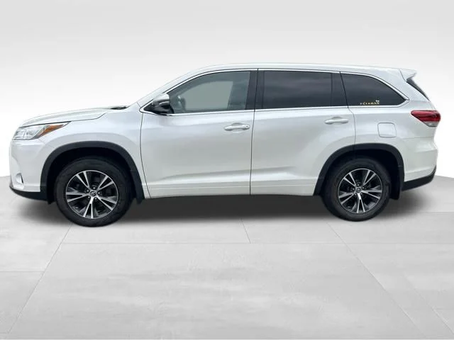 Used 2018 White Toyota LE Plus image 2