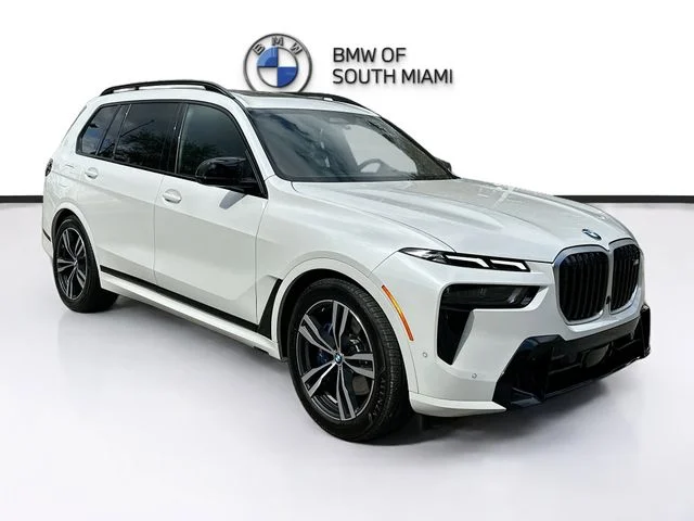 2025 BMW X7 M60i's photo