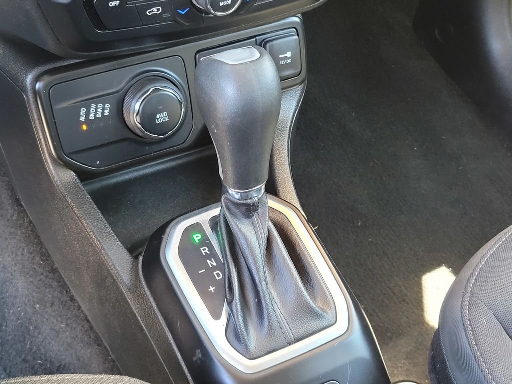 Used 2023 Blue Jeep Latitude image 23