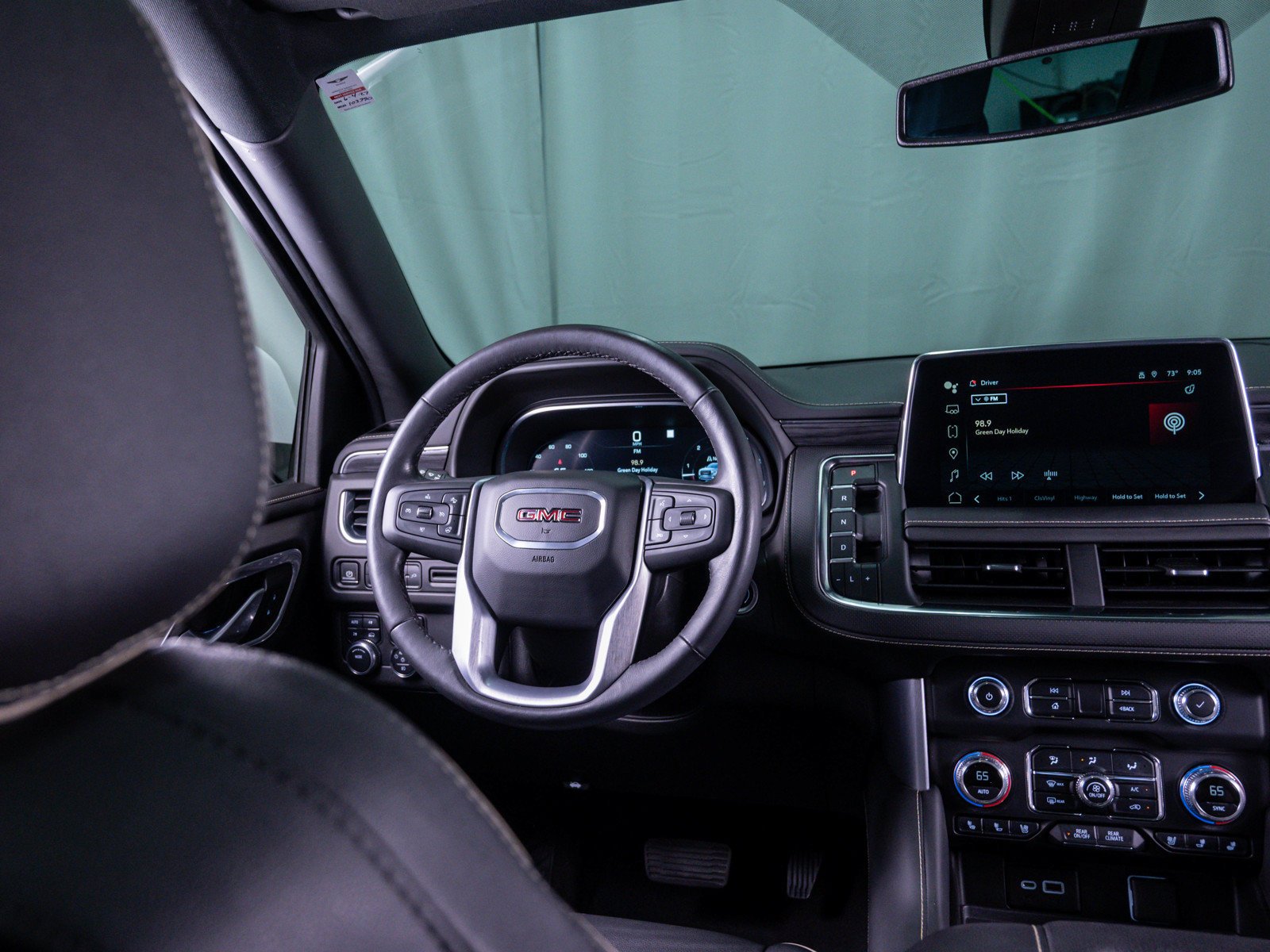 Used 2022 White Frost Tricoat GMC SLT image 15