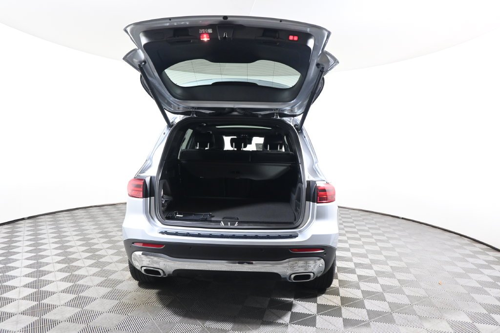 New 2026 Cirrus Silver Metallic Mercedes-Benz GLB 250 image 34