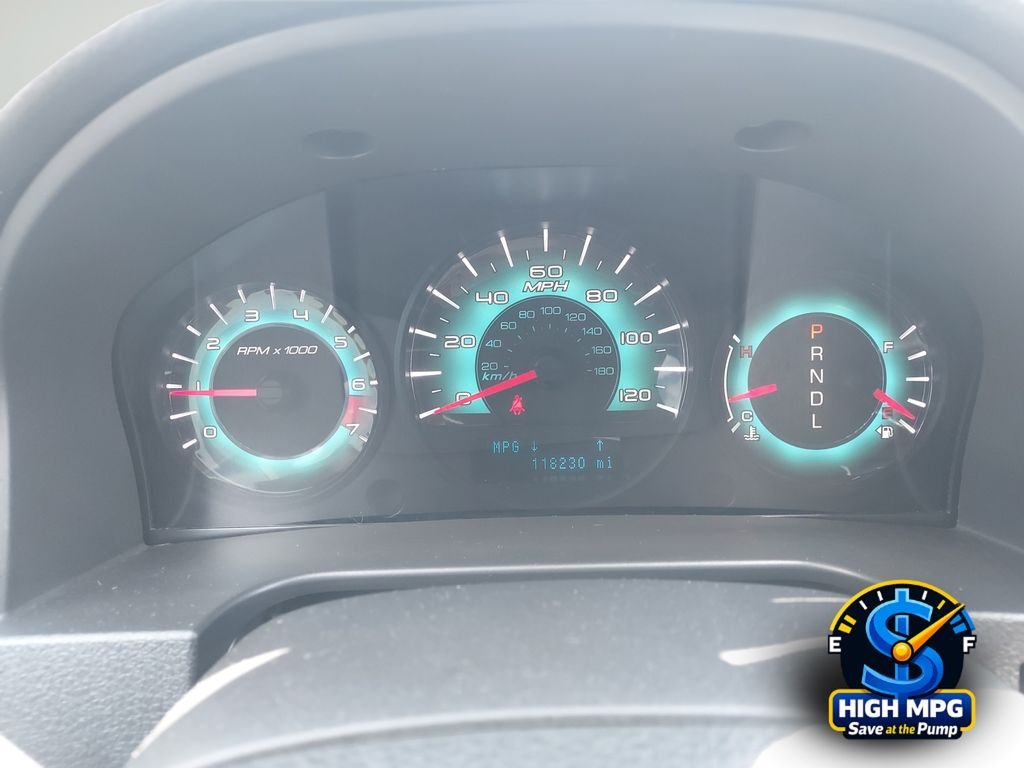 Used 2010 Gray Ford SE image 23