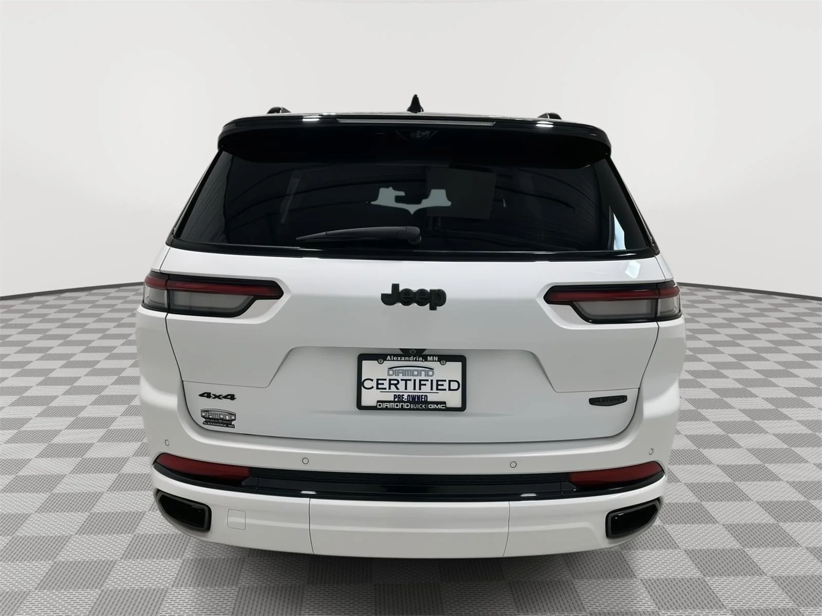 Used 2025 White Jeep Summit image 4