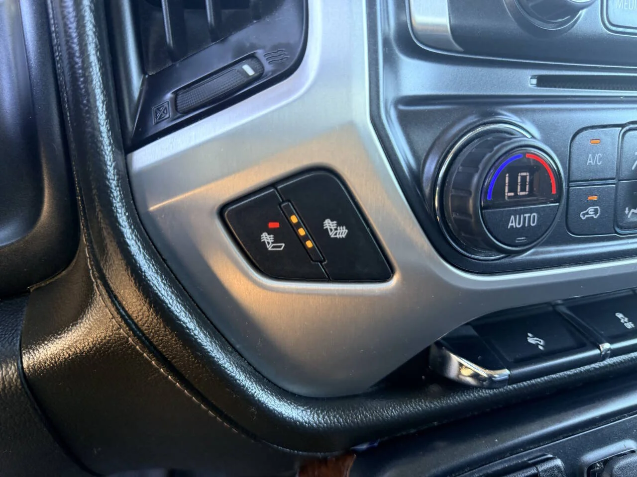 Used 2018 White GMC SLT 4x2 4dr Crew Cab 5.8 ft. SB image 26
