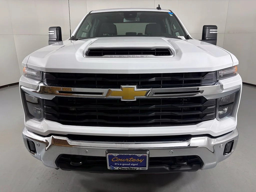 Certified Used 2025 Summit White Chevrolet LT image 4