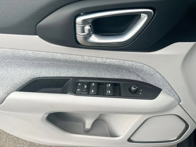 Used 2022 Black Jeep Latitude image 15