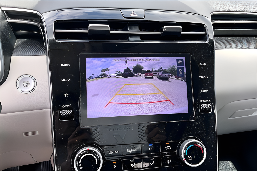 Used 2022 Silver Hyundai SEL image 13