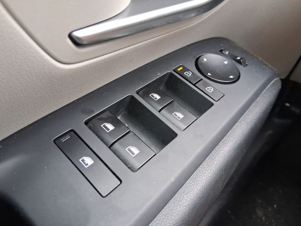 Used 2025 Gray Hyundai SEL image 26