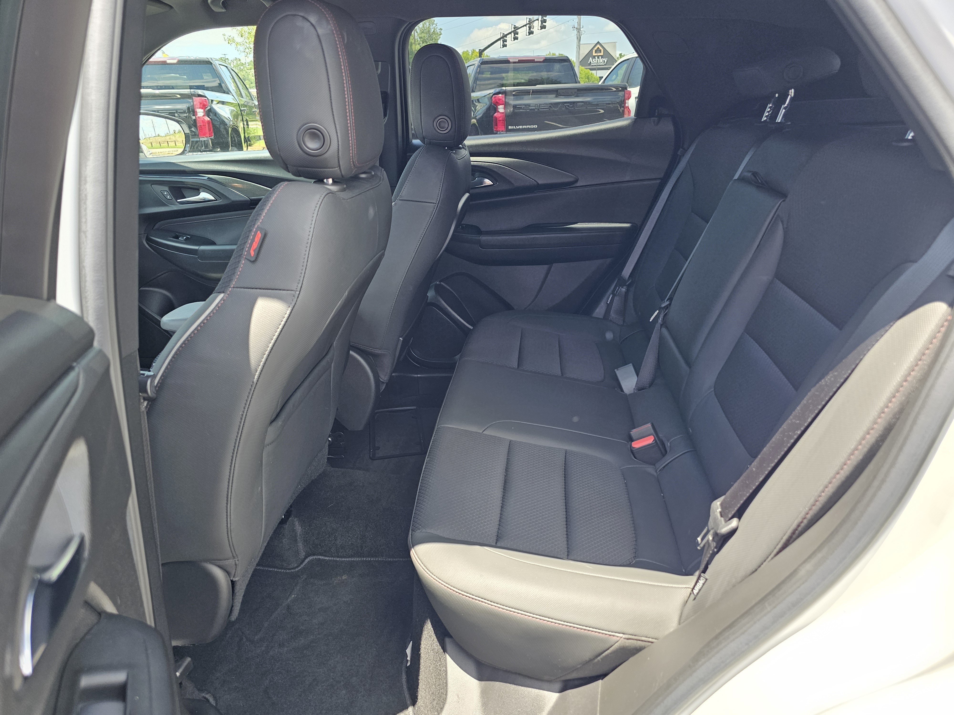 Used 2023 Summit White Chevrolet RS image 33
