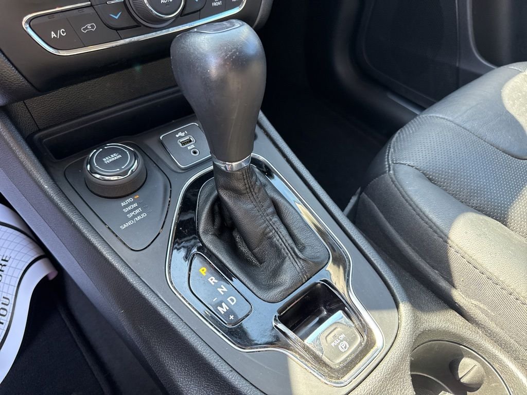 Used 2020 White Jeep Limited image 35