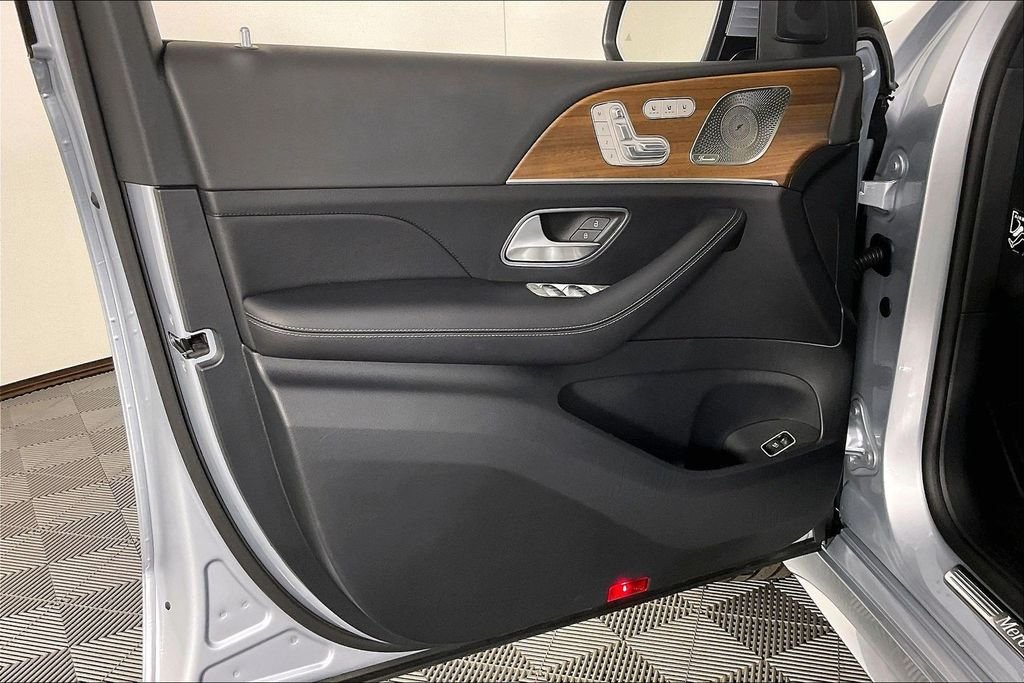 2025 Mercedes-Benz GLS Base - Photo 15