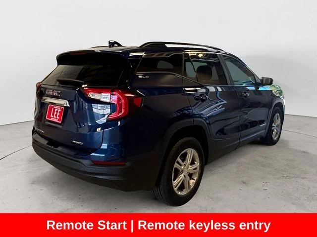 Used 2022  GMC SLE image 6