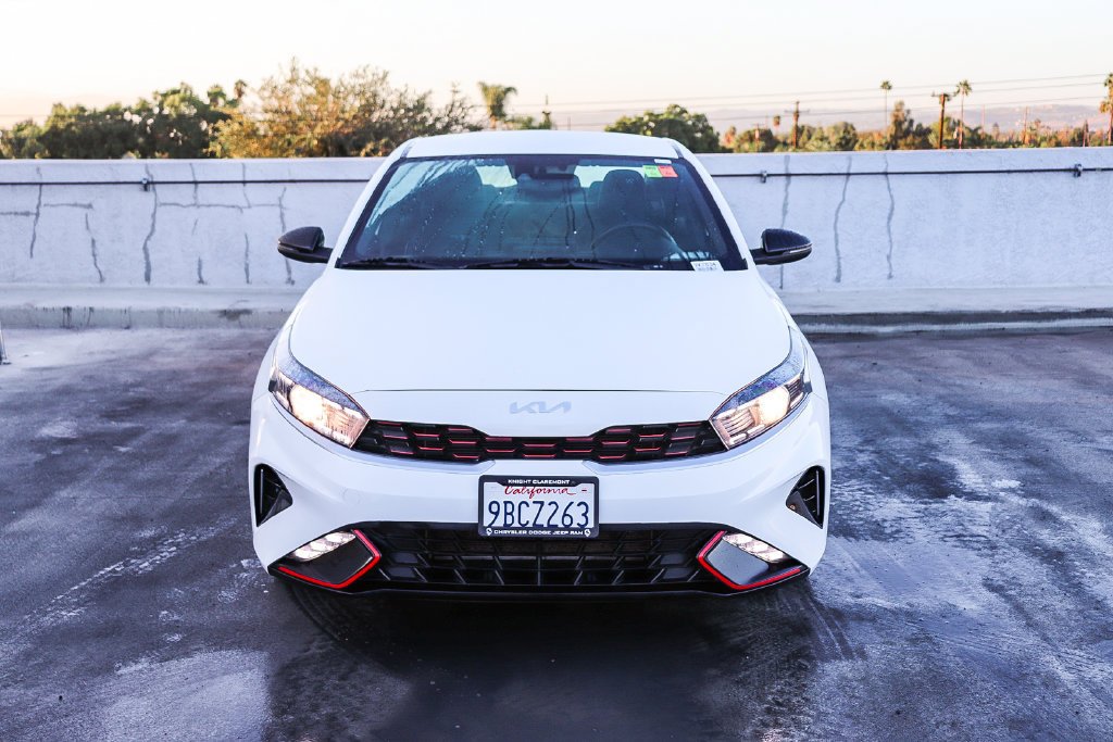 Used 2022 Snow White Pearl Kia GT-Line image 3
