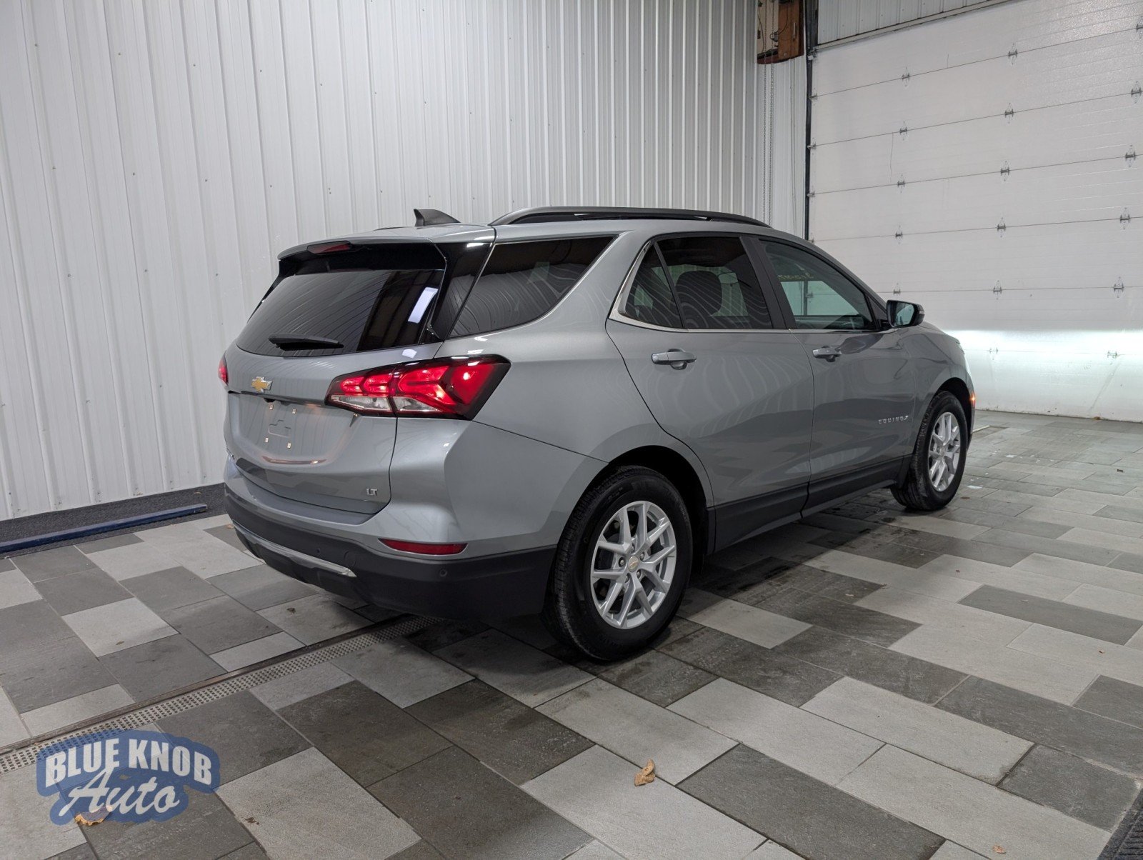 2023 Chevrolet Equinox LT photo 4