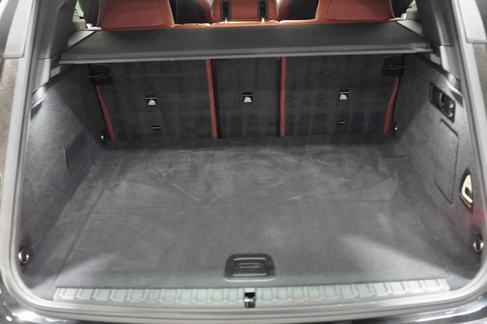 Certified Used 2023 Black Sapphire Metallic BMW M60 image 24