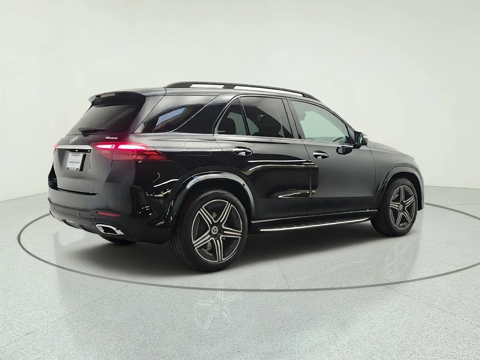 Used 2024 Emerald Green Metallic Mercedes-Benz GLE 350 4MATIC® SUV image 5