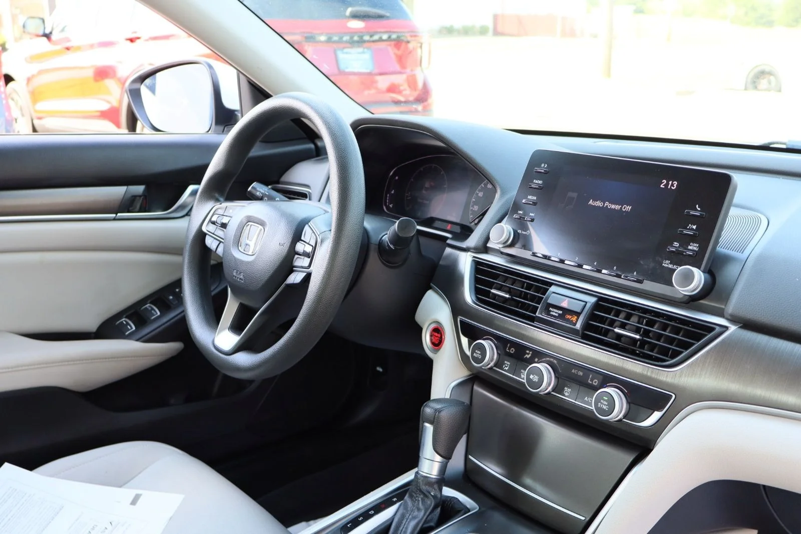 Used 2018 White Honda LX image 35