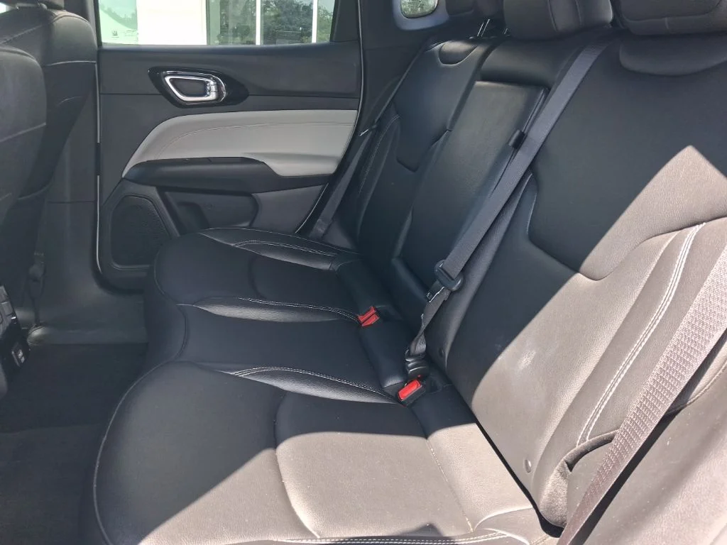 Used 2025 White Jeep Limited image 21