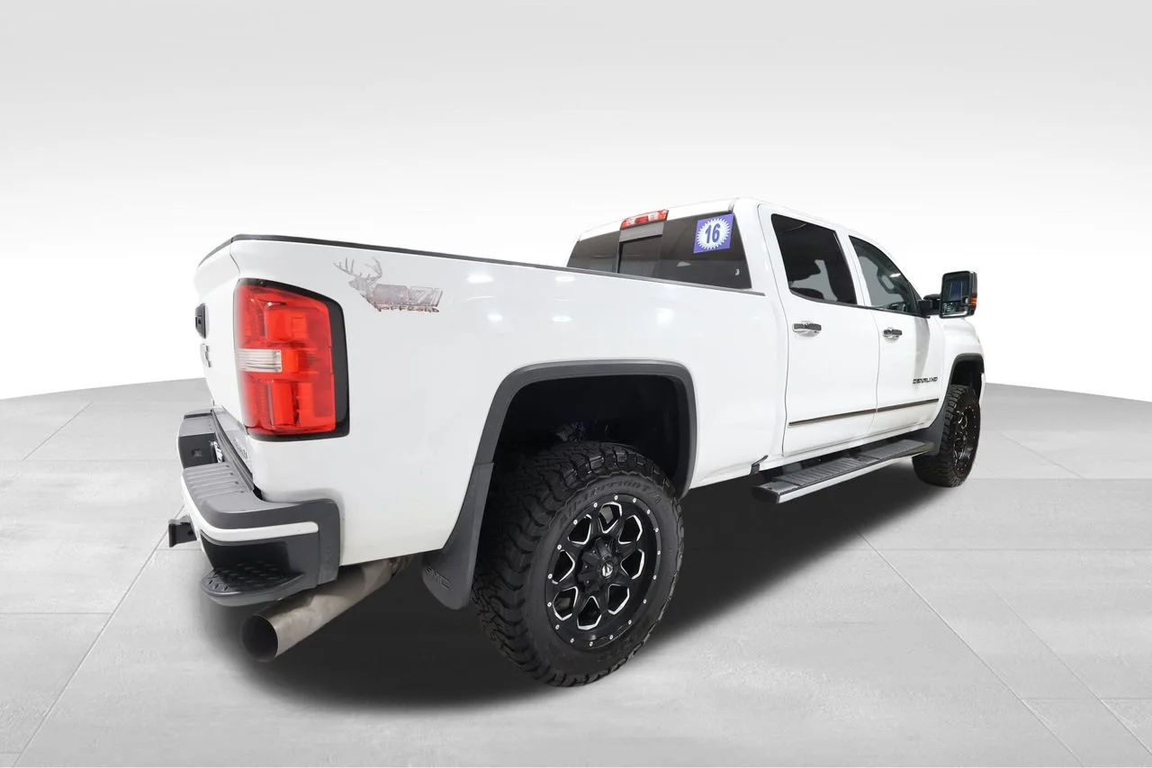 Used 2016 SUMMIT WHITE GMC Denali image 3