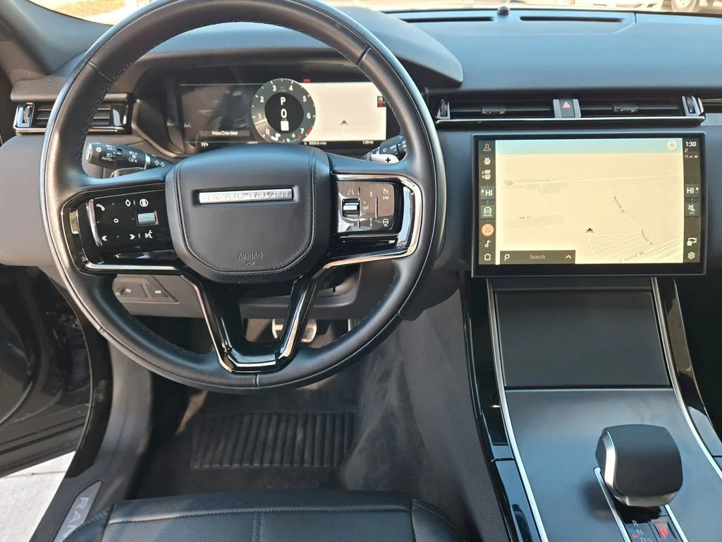 Used 2025  Land Rover Dynamic SE image 13