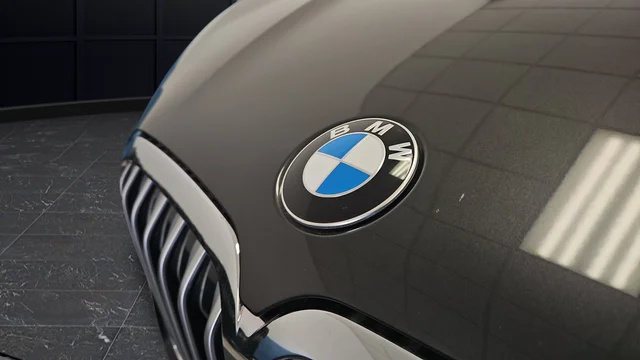 Used 2022 Dark Graphite BMW xDrive40i image 37