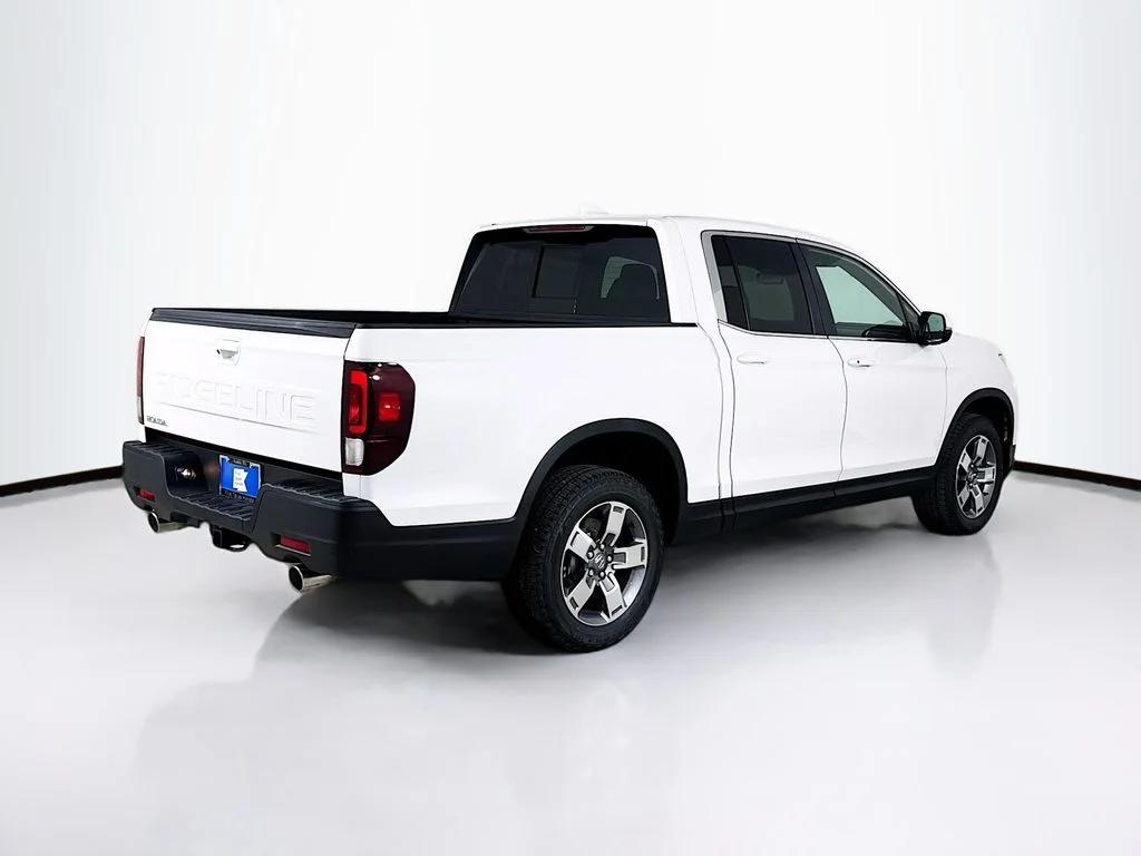 New 2026 Platinum White Pearl Honda RTL image 8