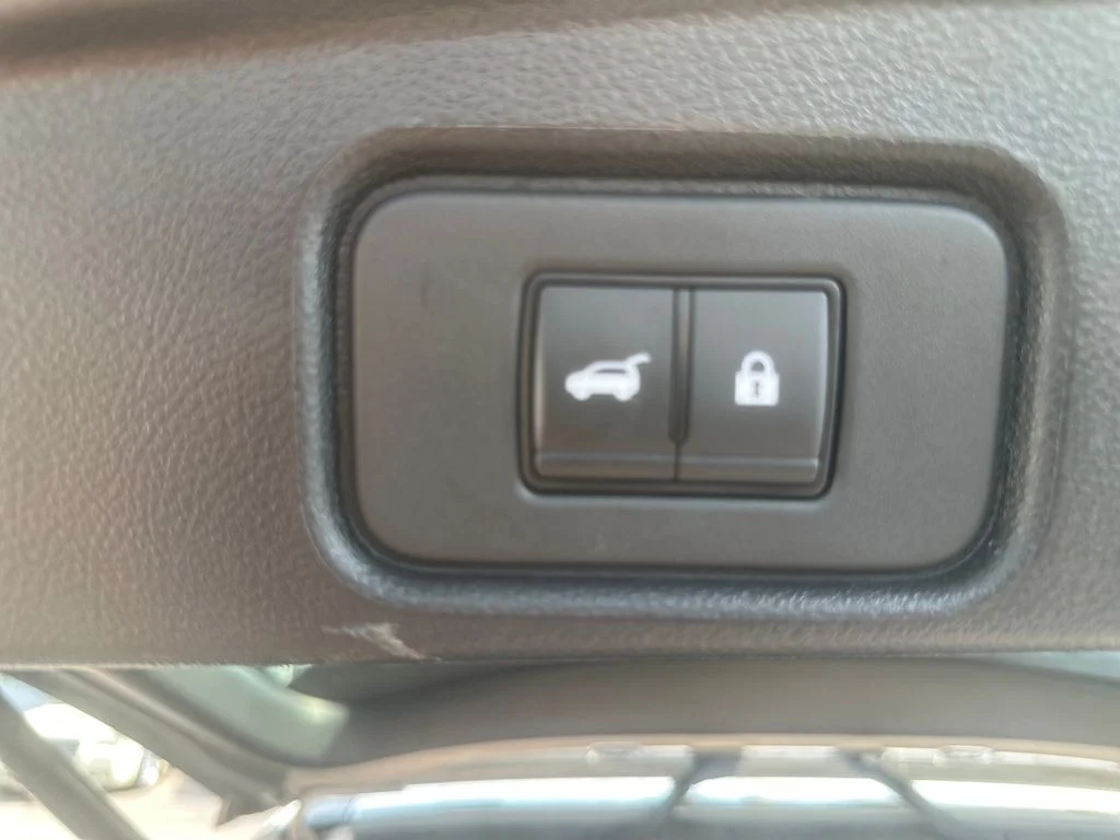 Used 2025 Silver Nissan SV image 48