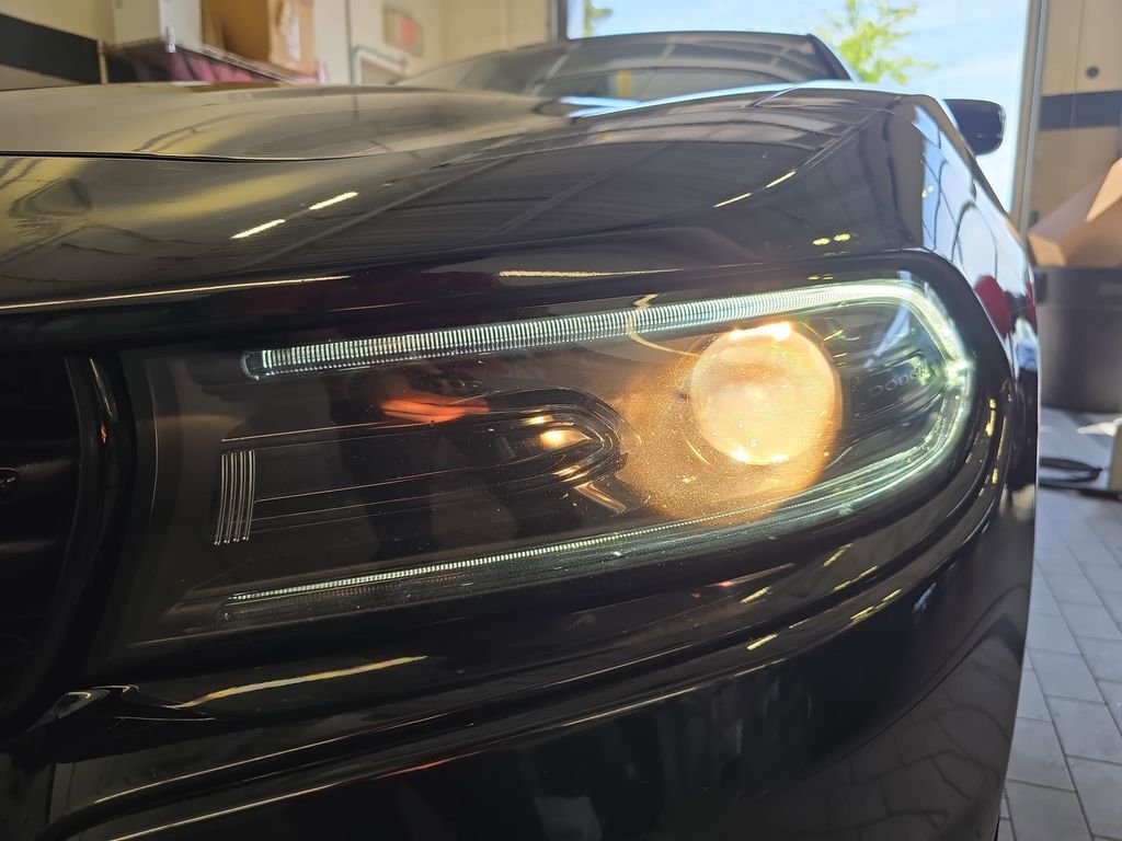 Used 2022 Black Dodge SXT image 33