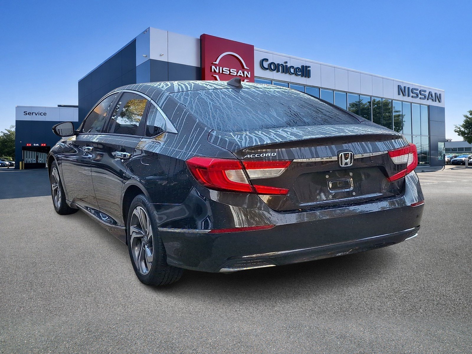 Used 2018 Crystal Black Pearl Honda EX-L 1.5T image 3