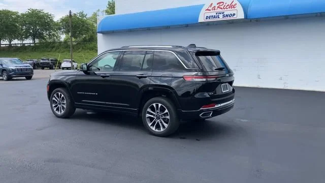 Used 2023 Black Jeep Overland 4x4 image 6