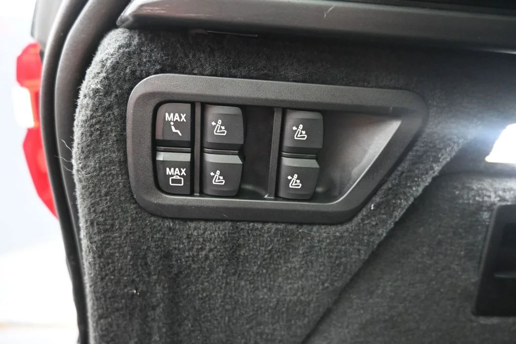 Certified Used 2022 Black BMW xDrive40i image 14