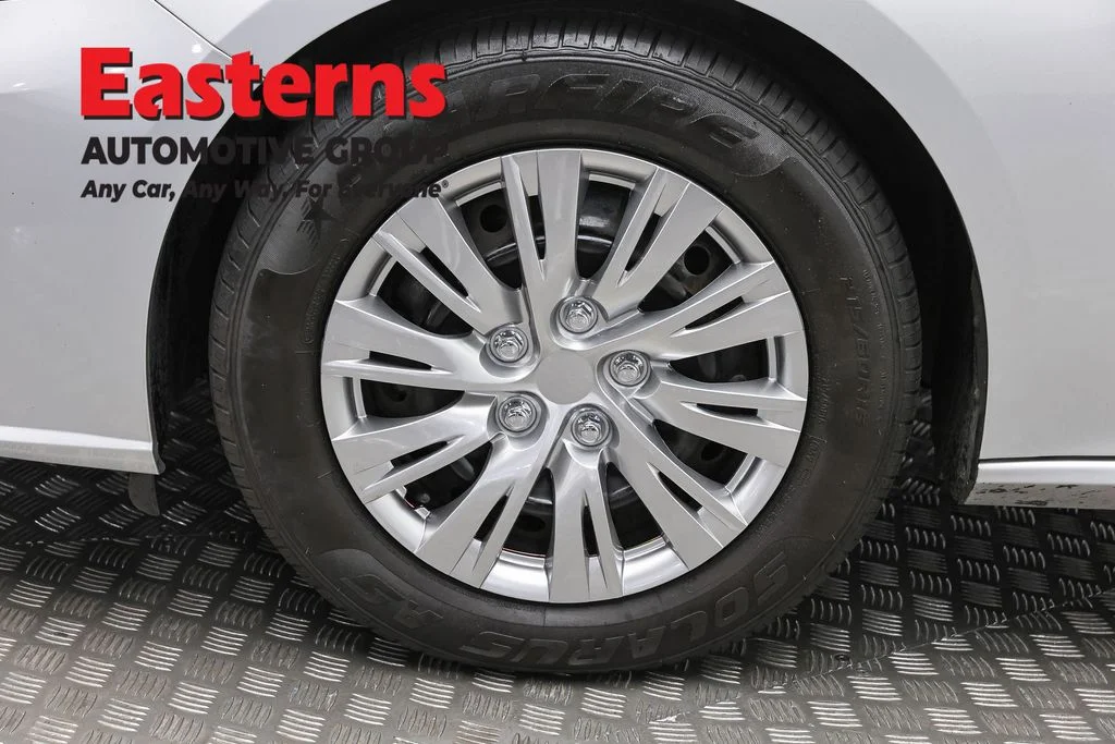 Used 2023 Silver Nissan 2.5 S image 31
